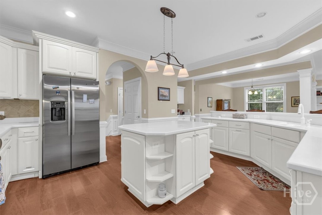 1003 River Oaks Drive
