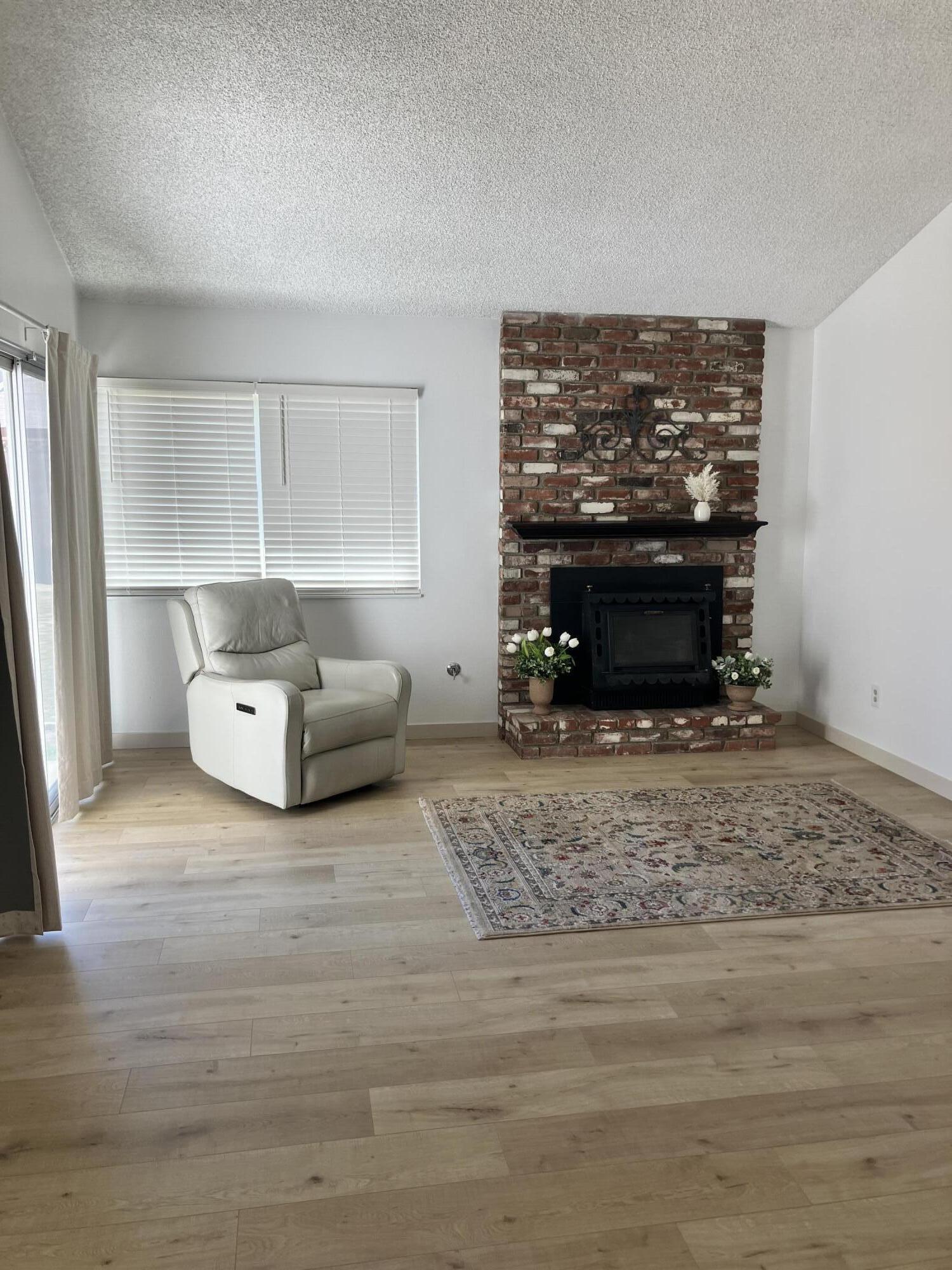 2704 E Avenue R3
