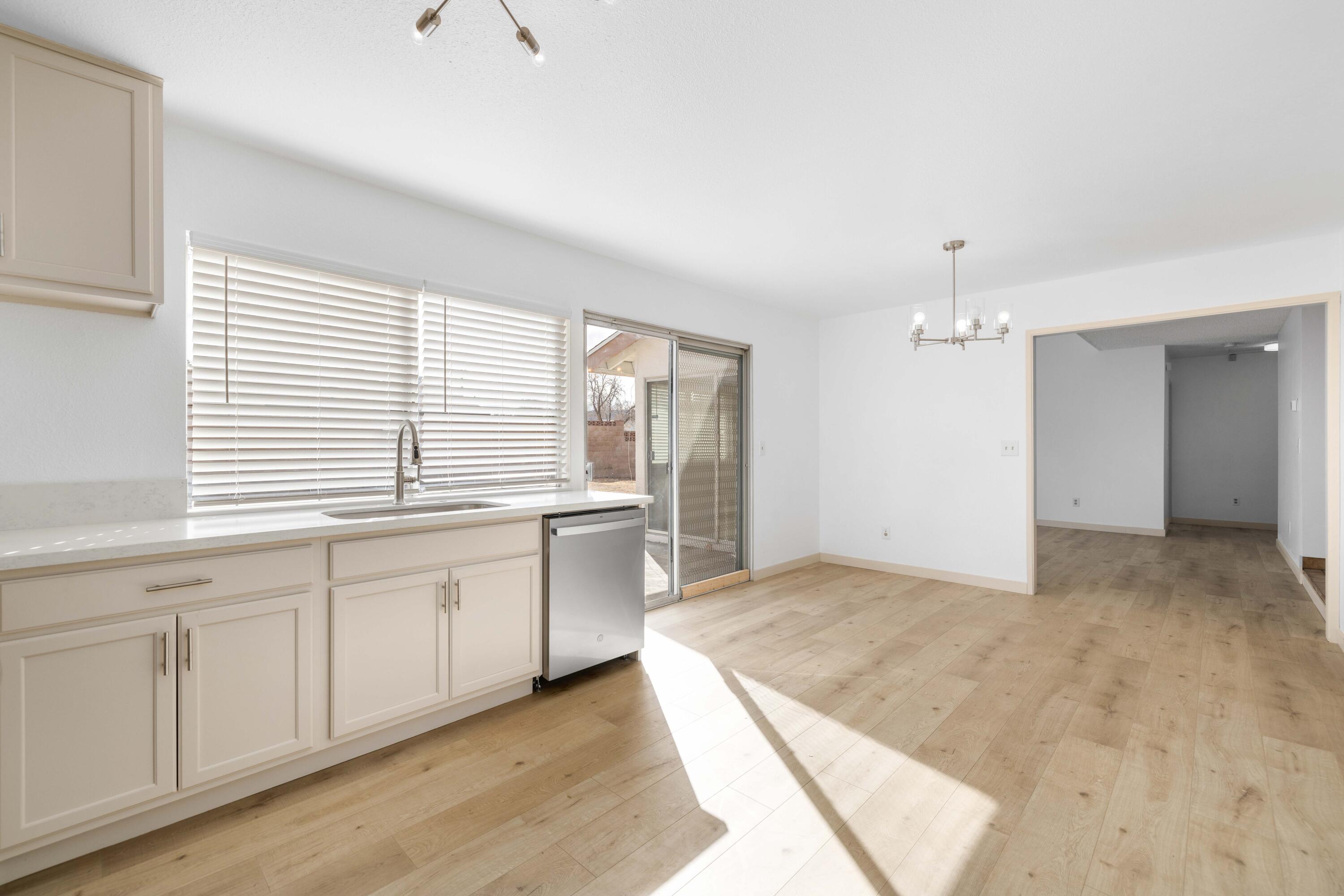 2704 E Avenue R3
