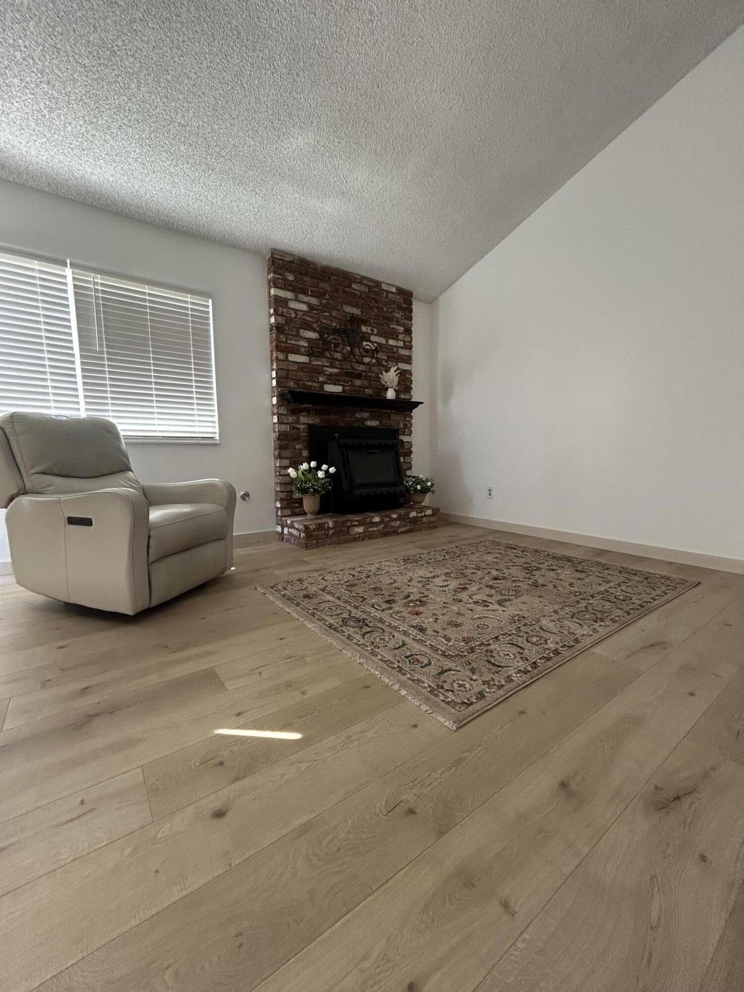 2704 E Avenue R3