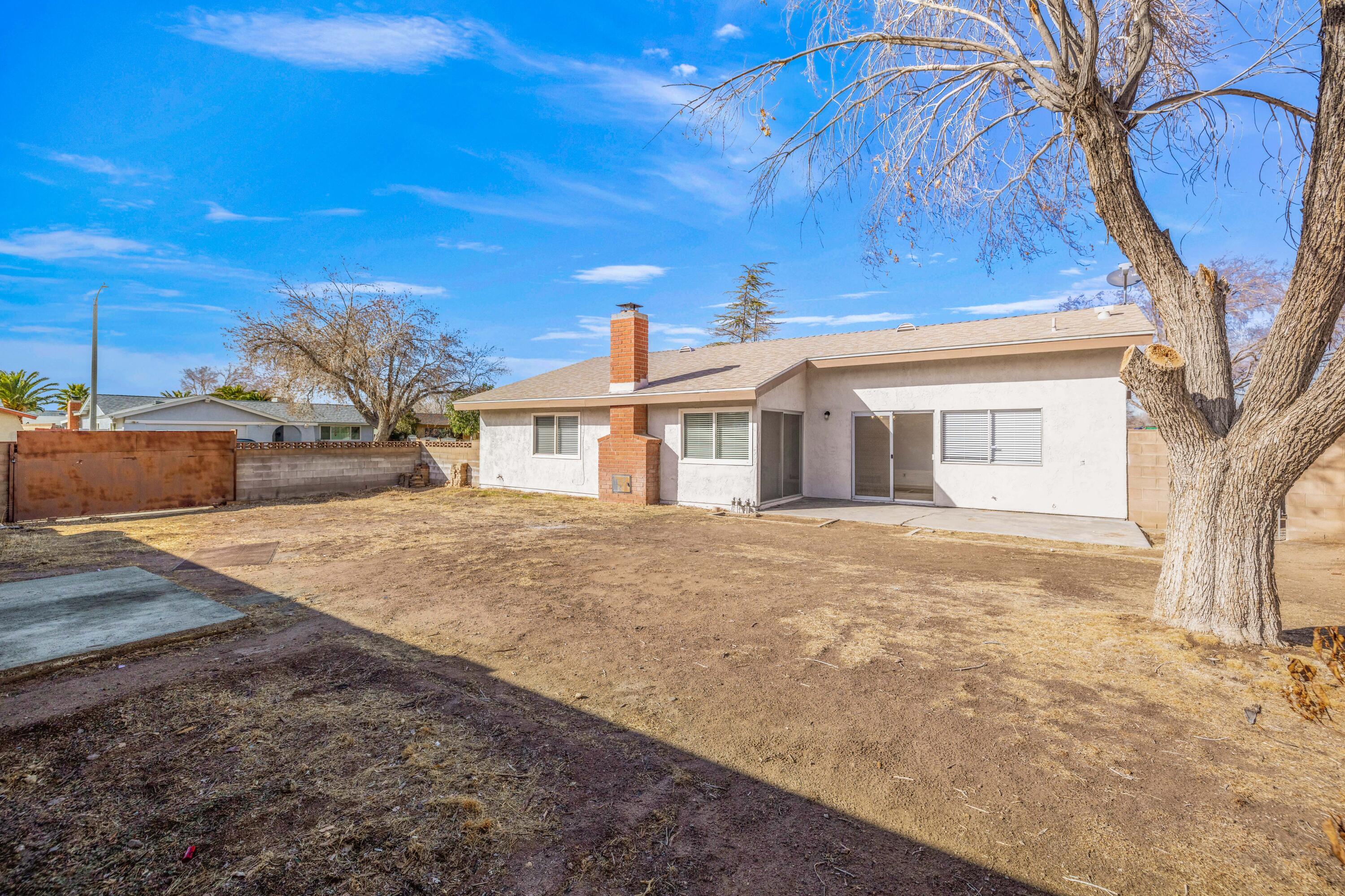 2704 E Avenue R3