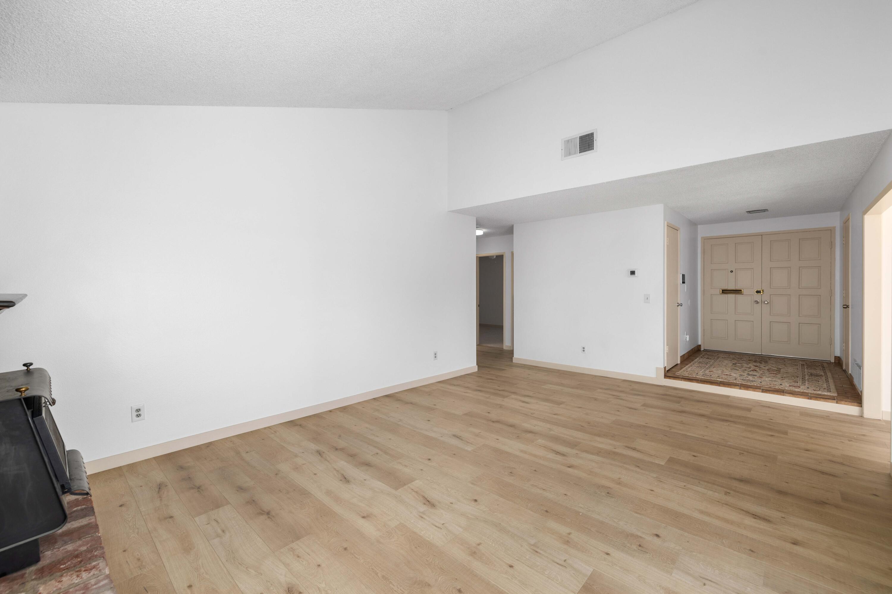 2704 E Avenue R3