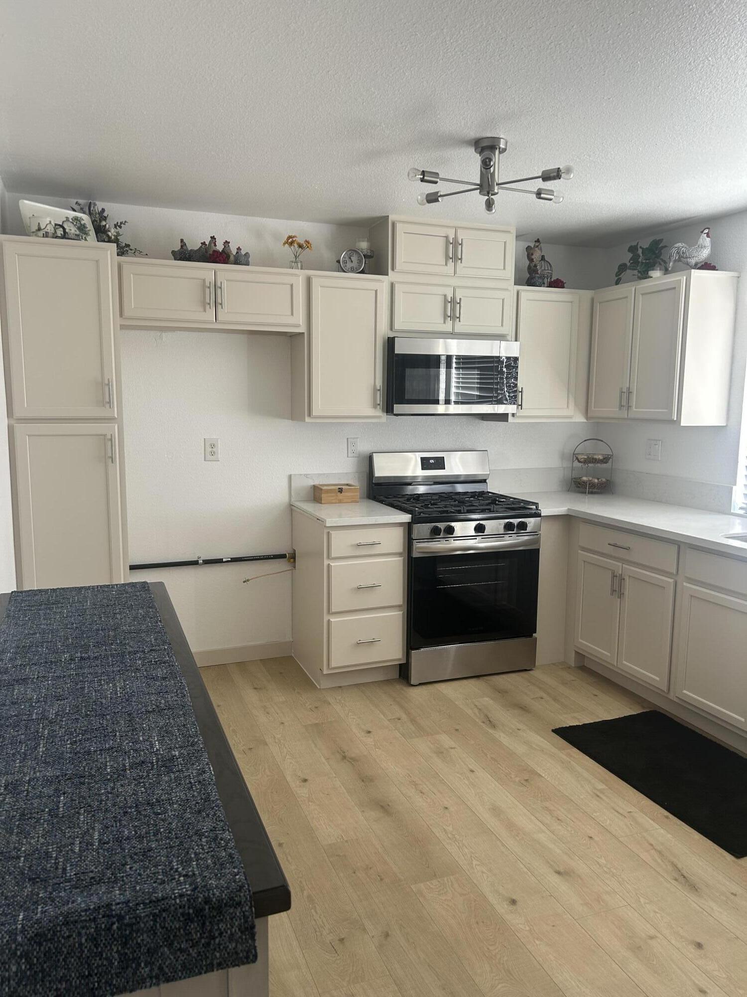2704 E Avenue R3