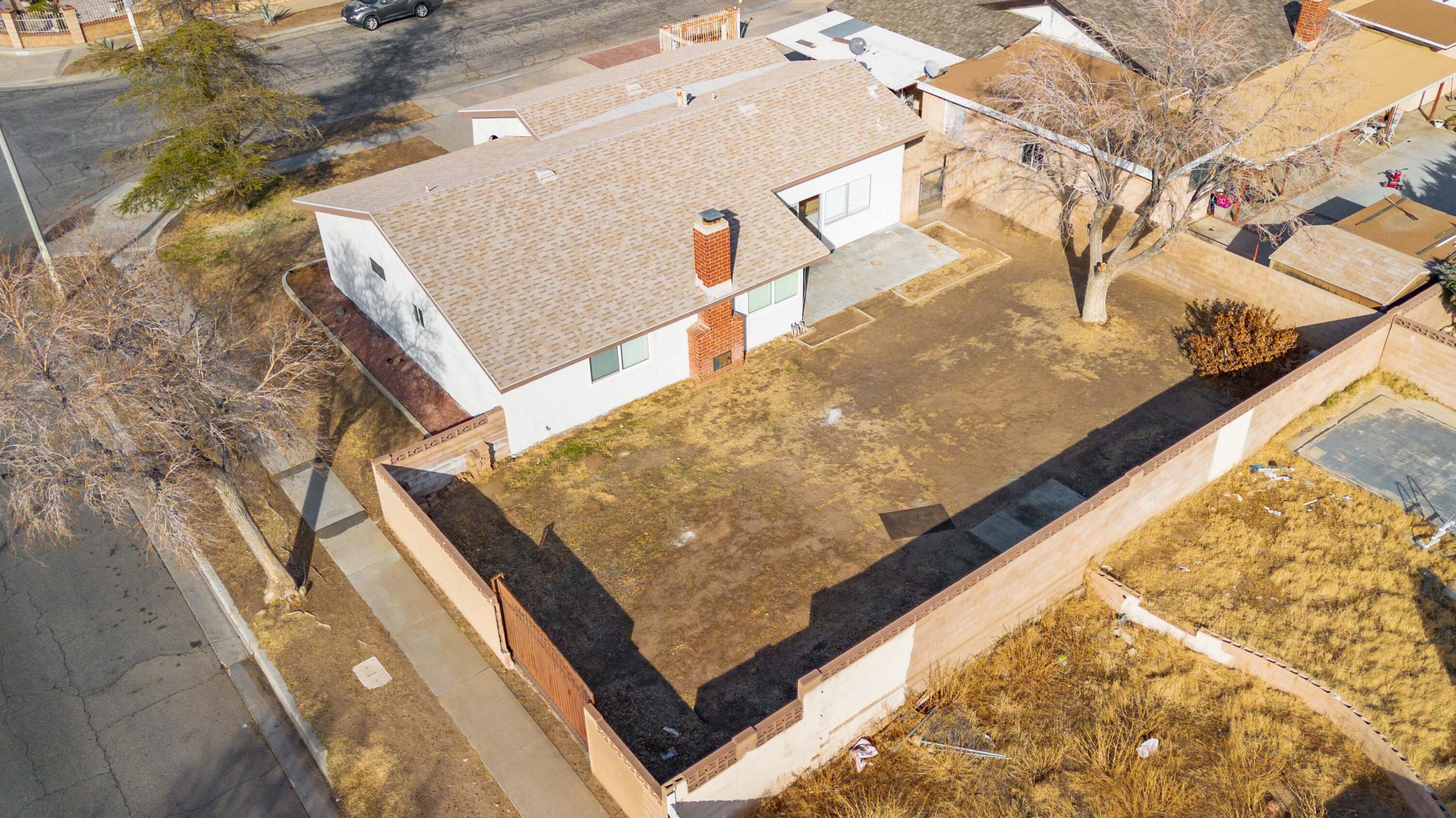 2704 E Avenue R3