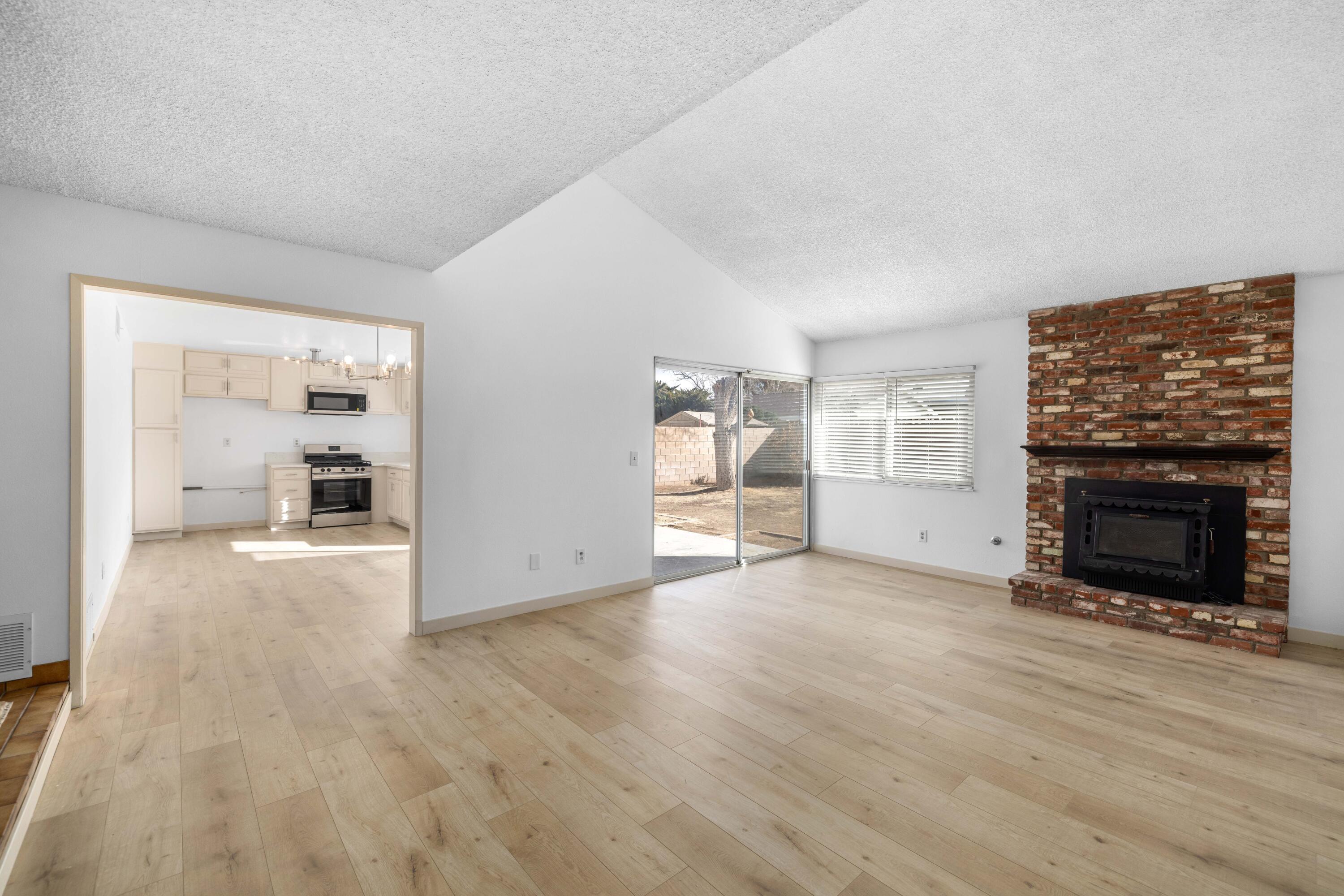 2704 E Avenue R3