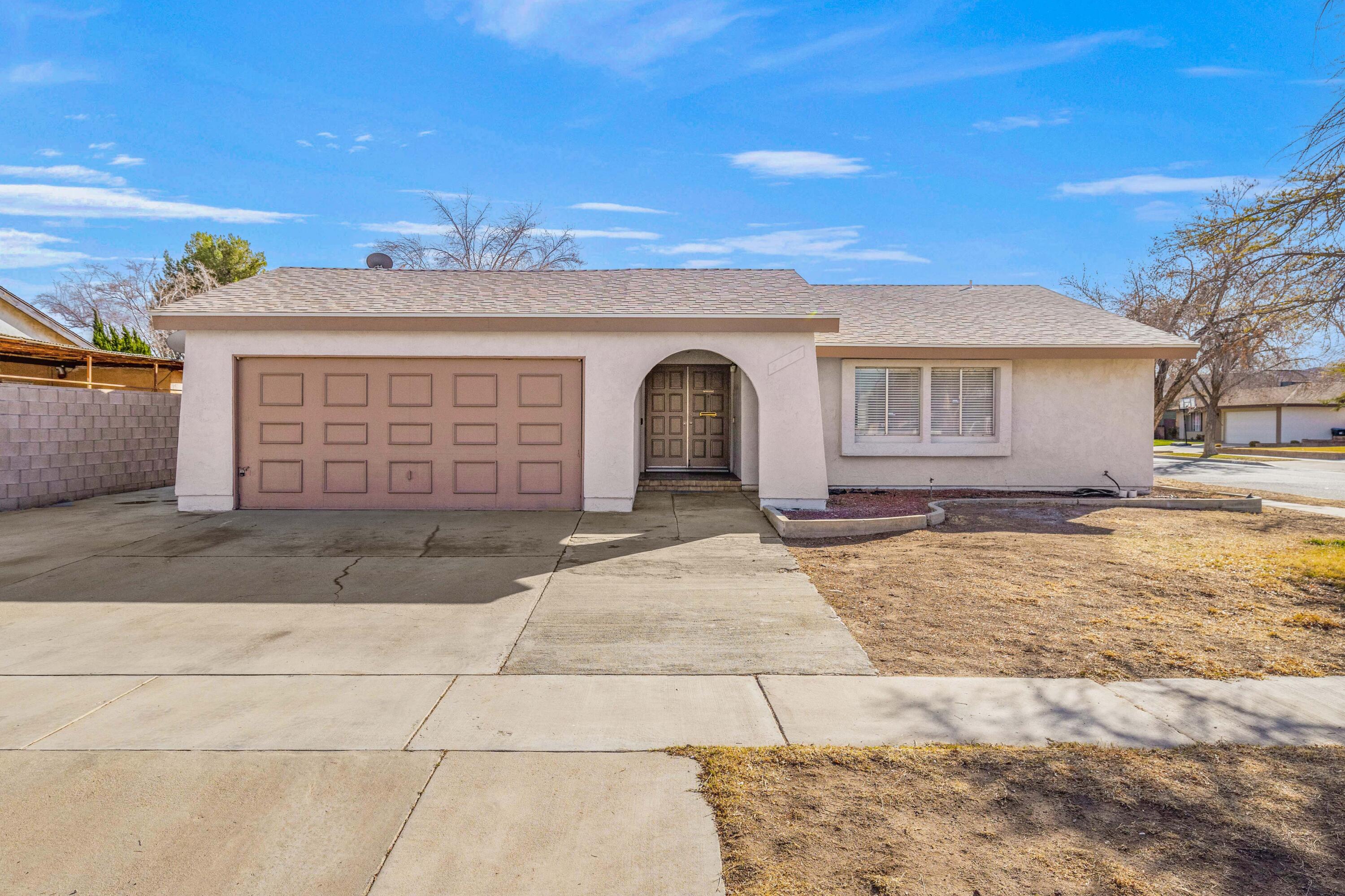 2704 E Avenue R3