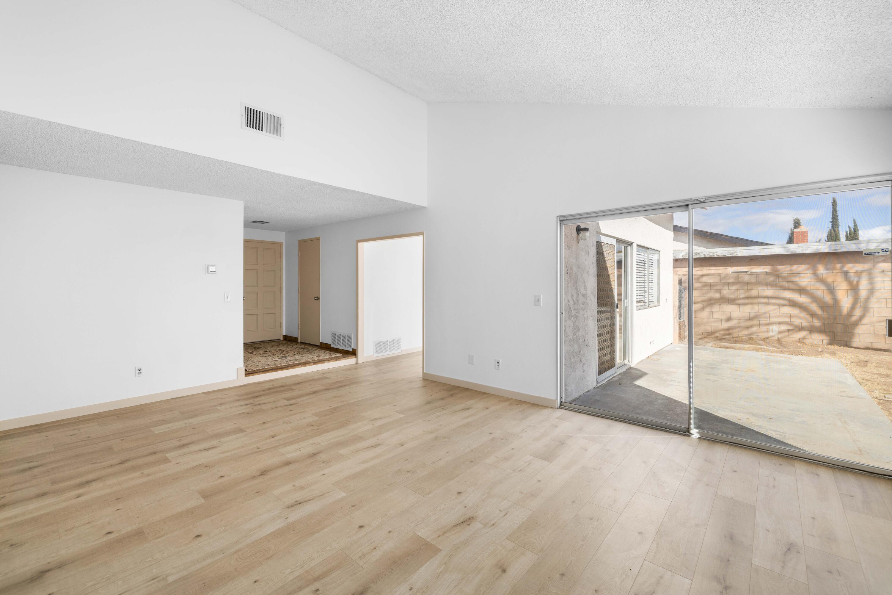 2704 E Avenue R3