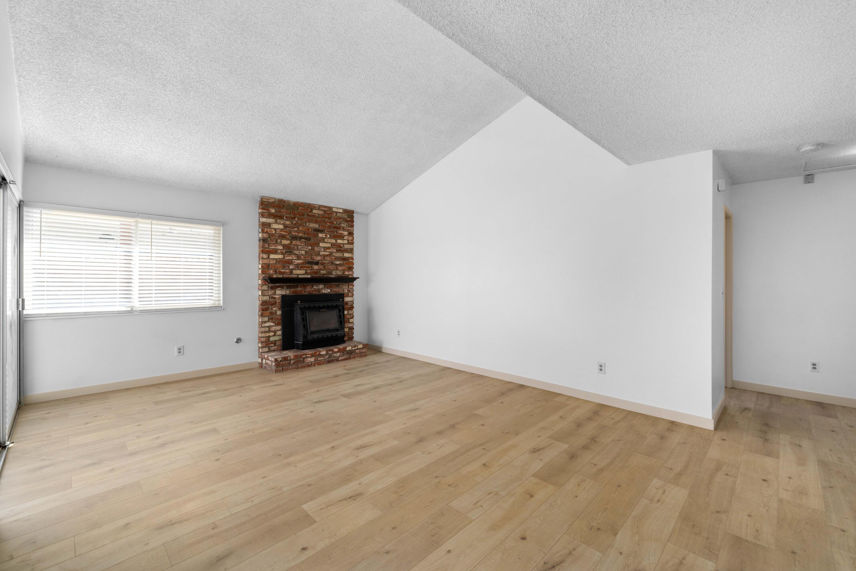 2704 E Avenue R3