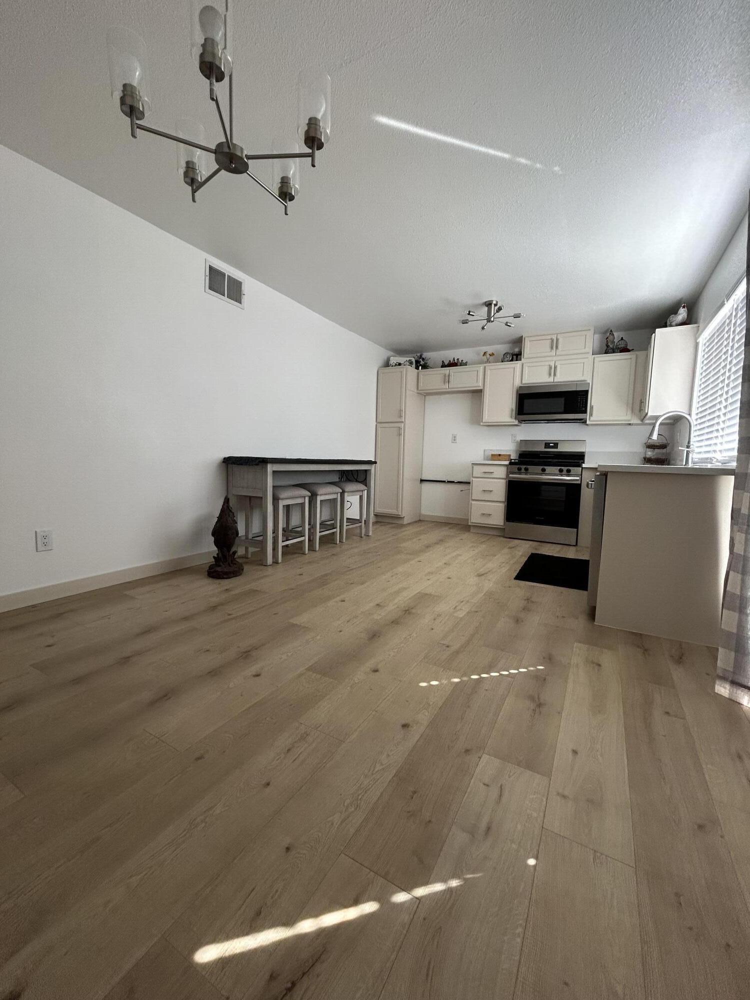 2704 E Avenue R3