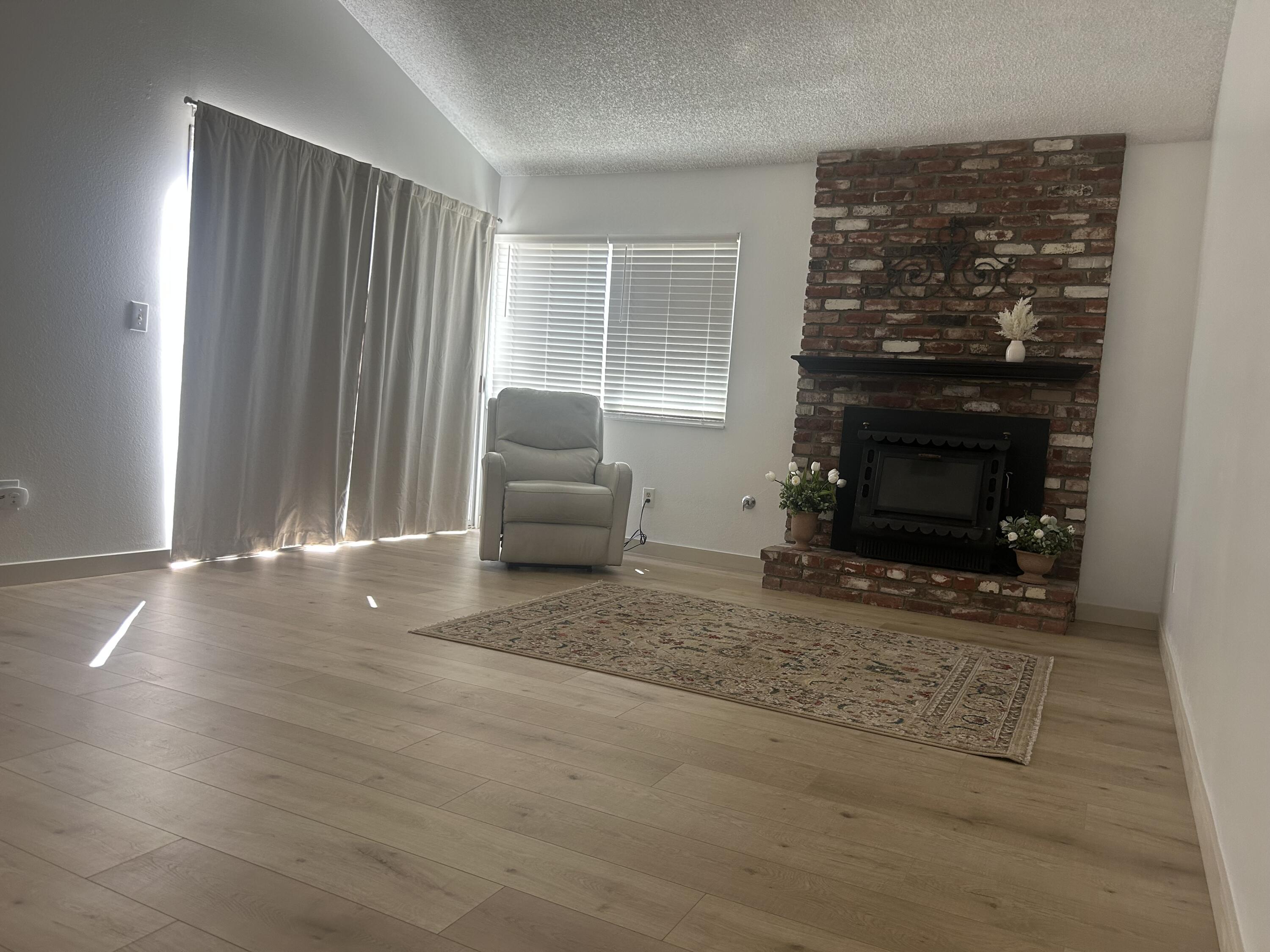2704 E Avenue R3