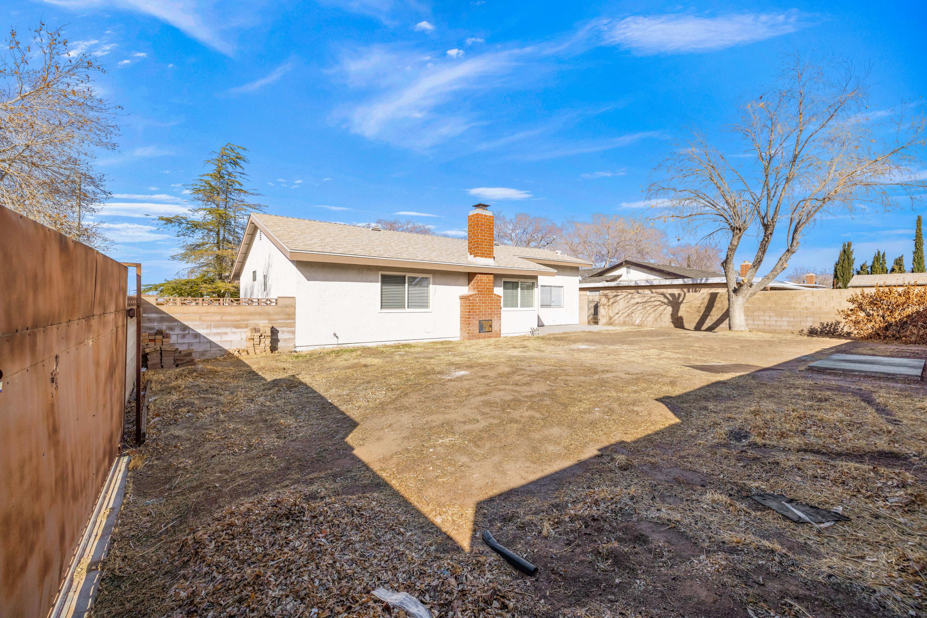 2704 E Avenue R3