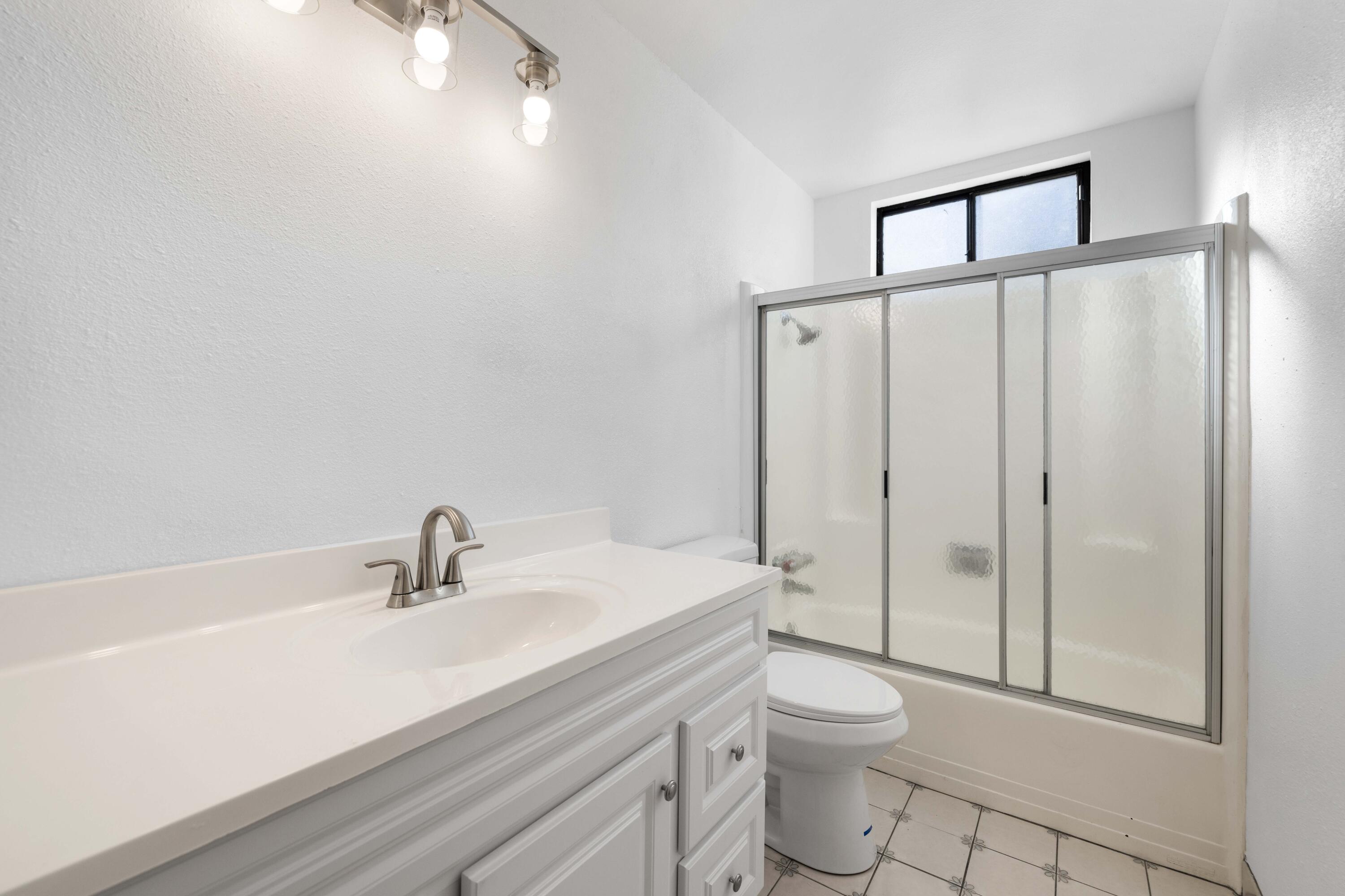 2704 E Avenue R3