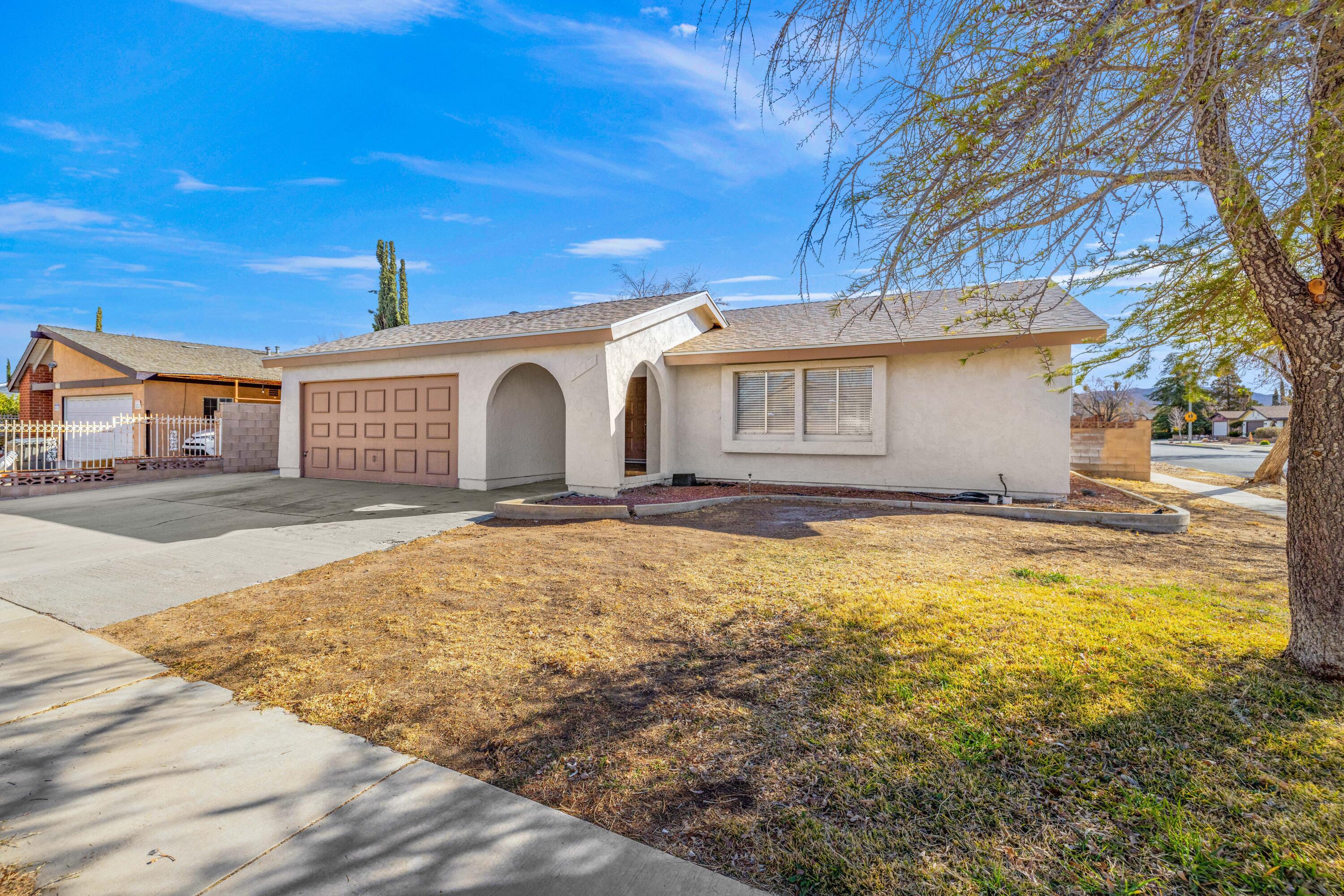 2704 E Avenue R3