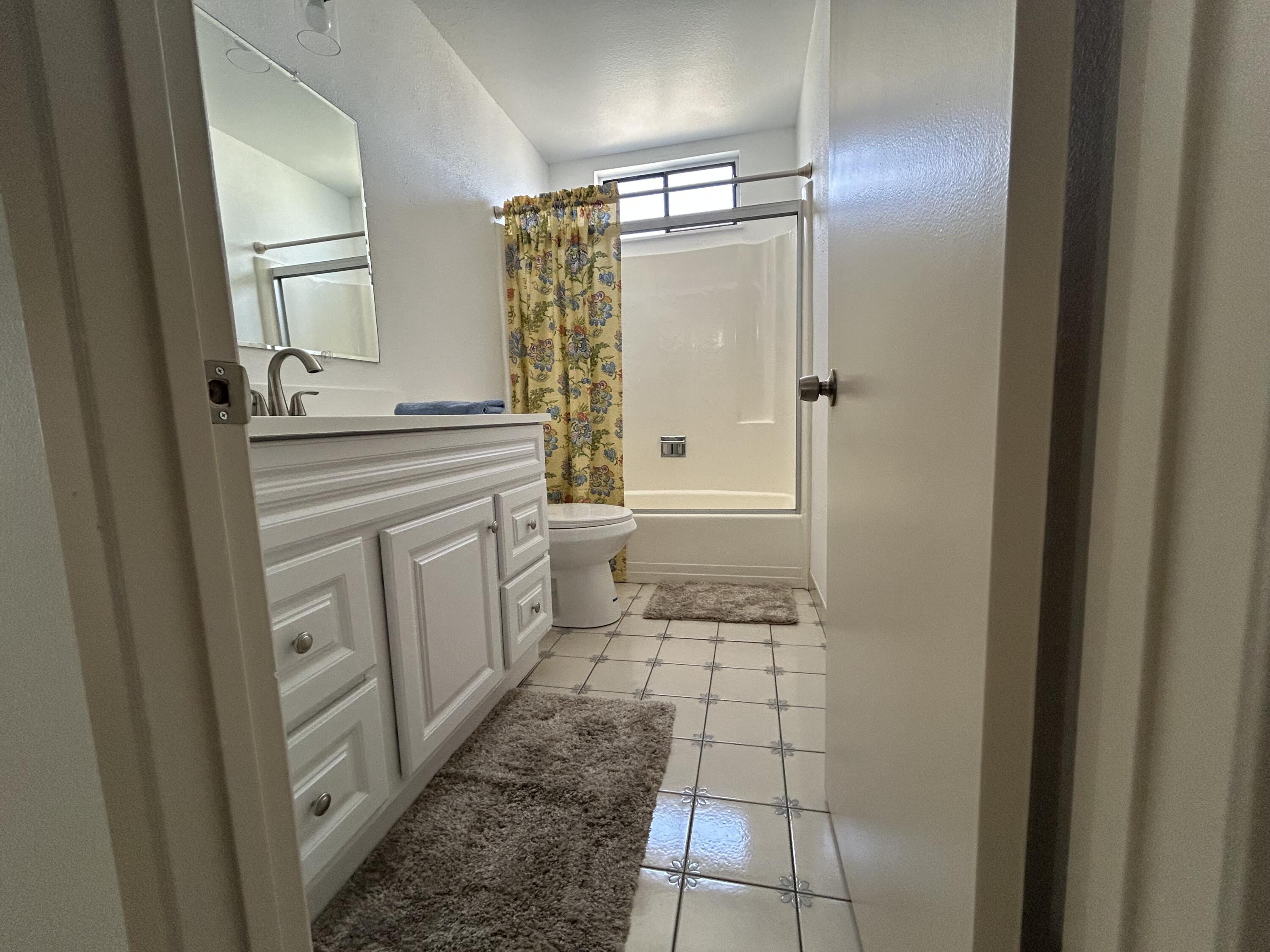 2704 E Avenue R3