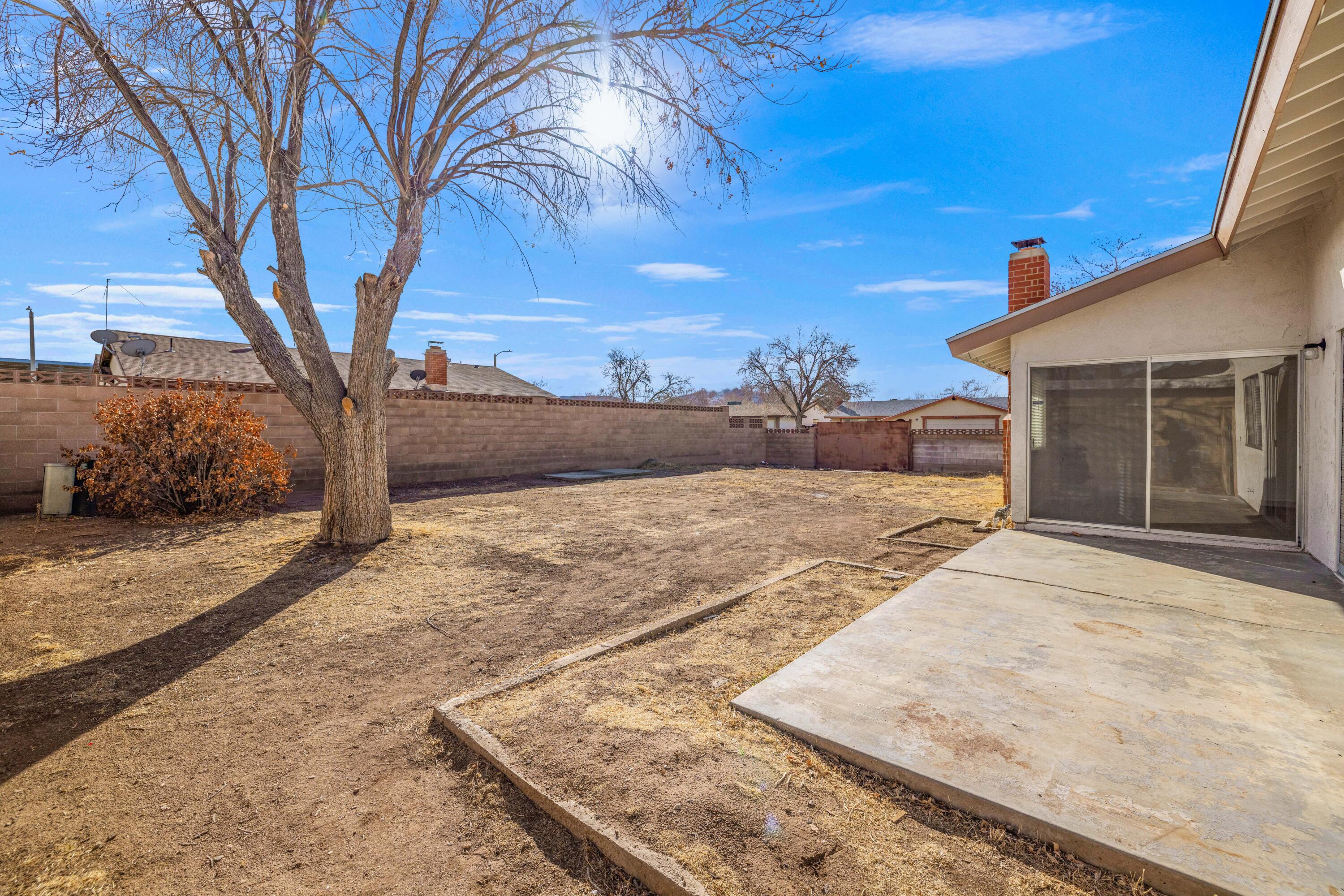 2704 E Avenue R3