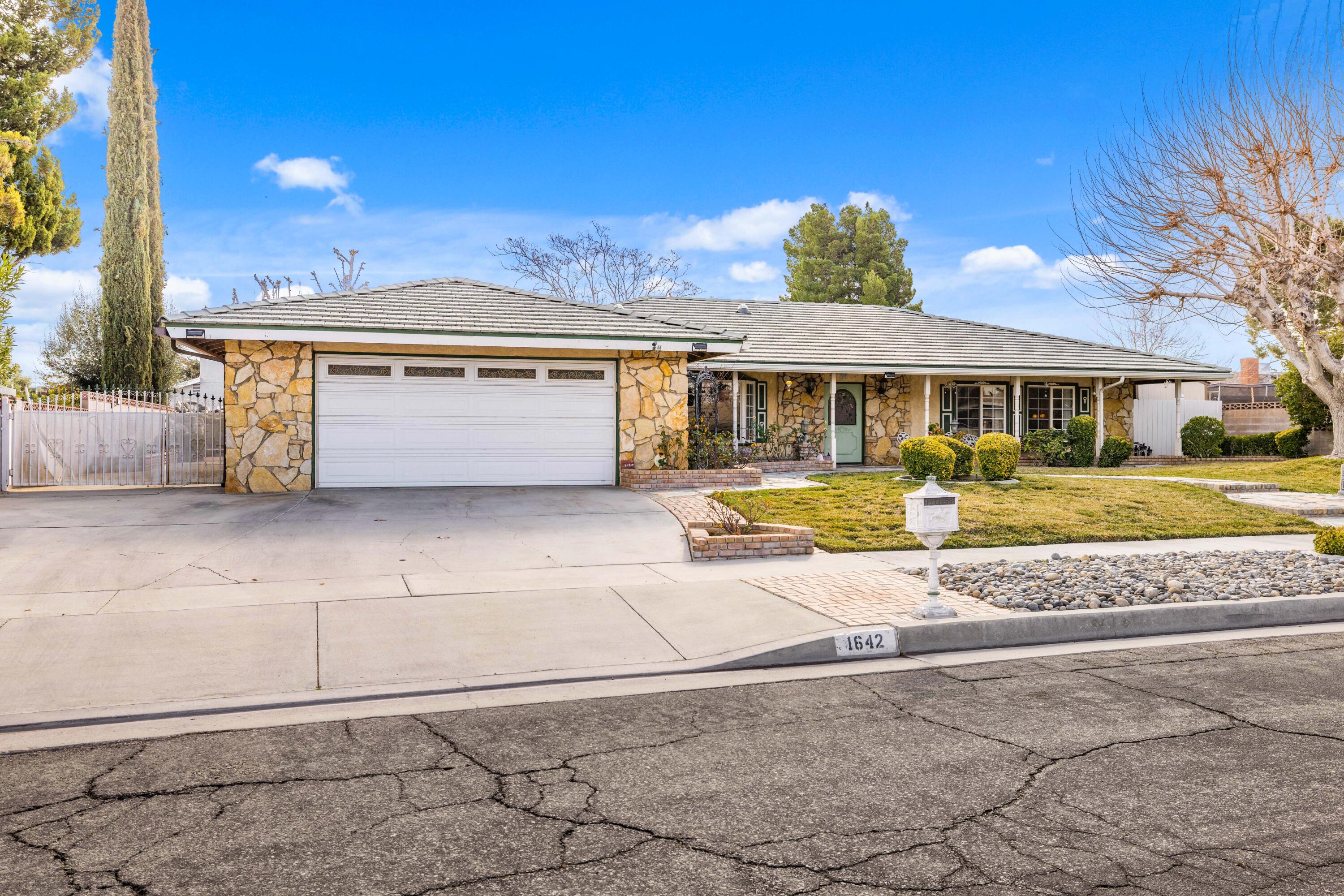 1642 Staffordshire Drive