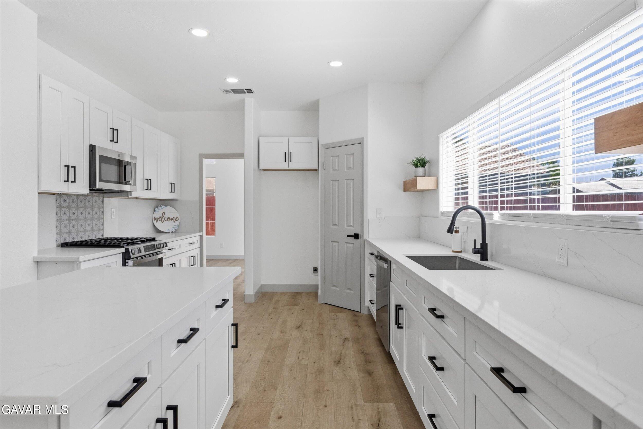 6105 Kettlerock Mountain Court