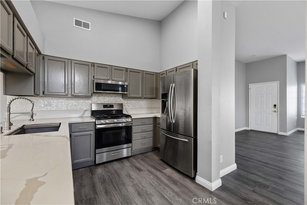 38905 Kensington Way