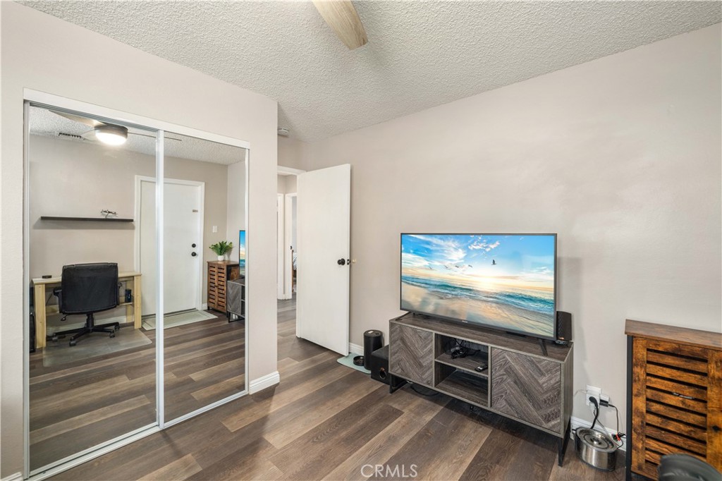 1138 W Avenue J8
