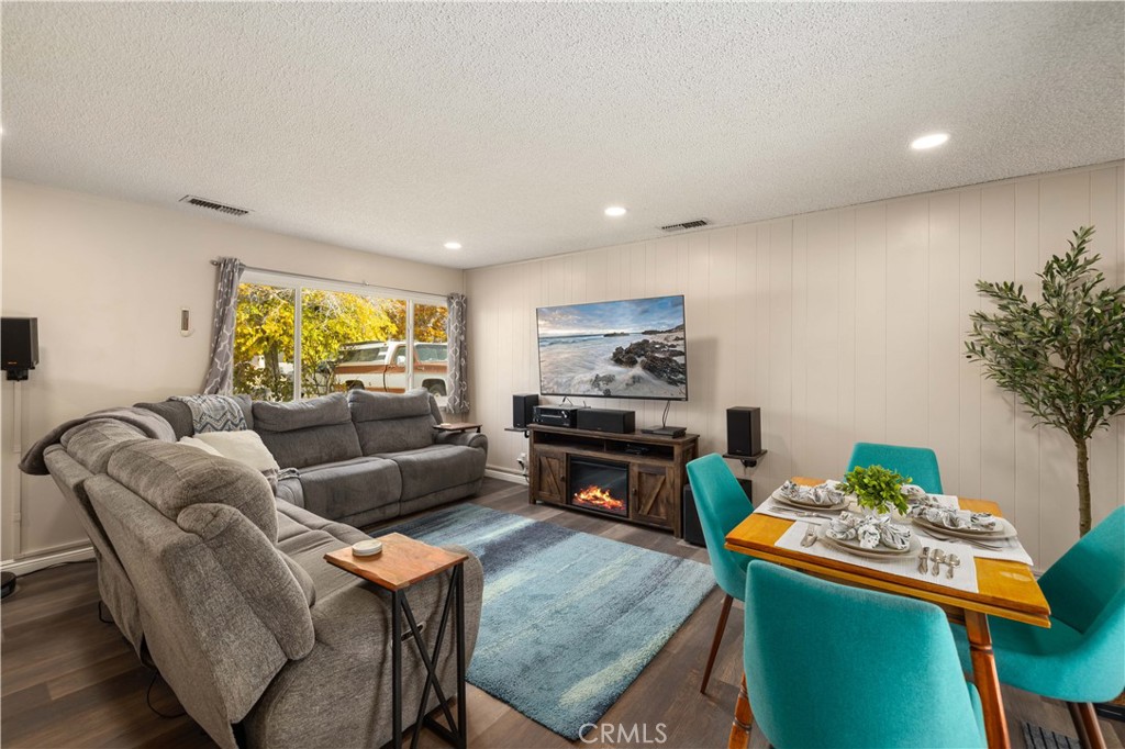 1138 W Avenue J8