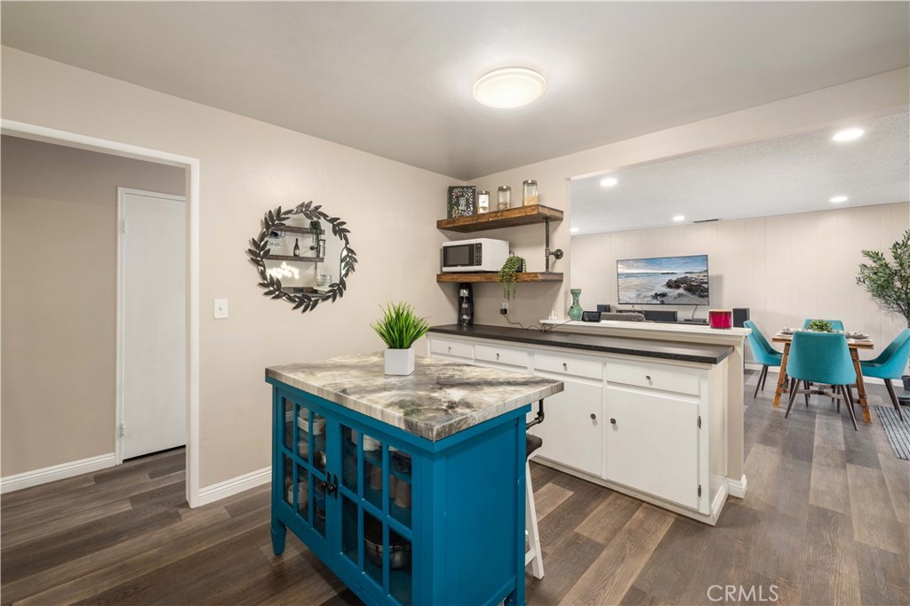 1138 W Avenue J8