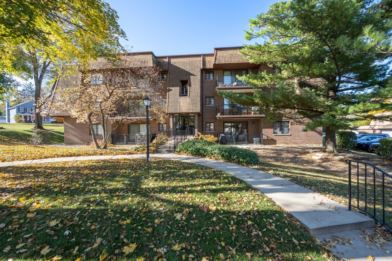 416 Melrose Avenue Unit: 102