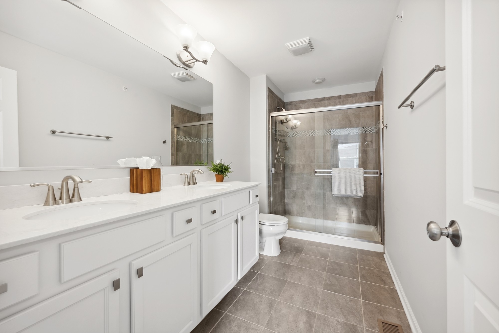 1433 N Charles Avenue