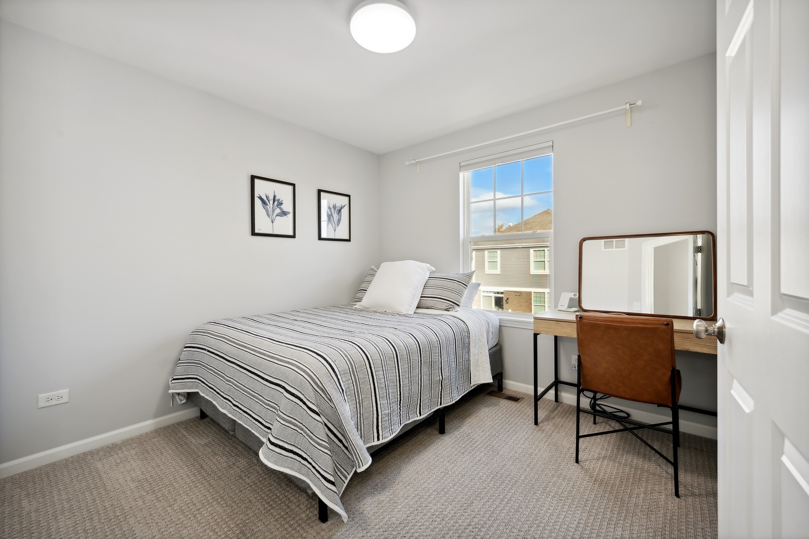 1433 N Charles Avenue