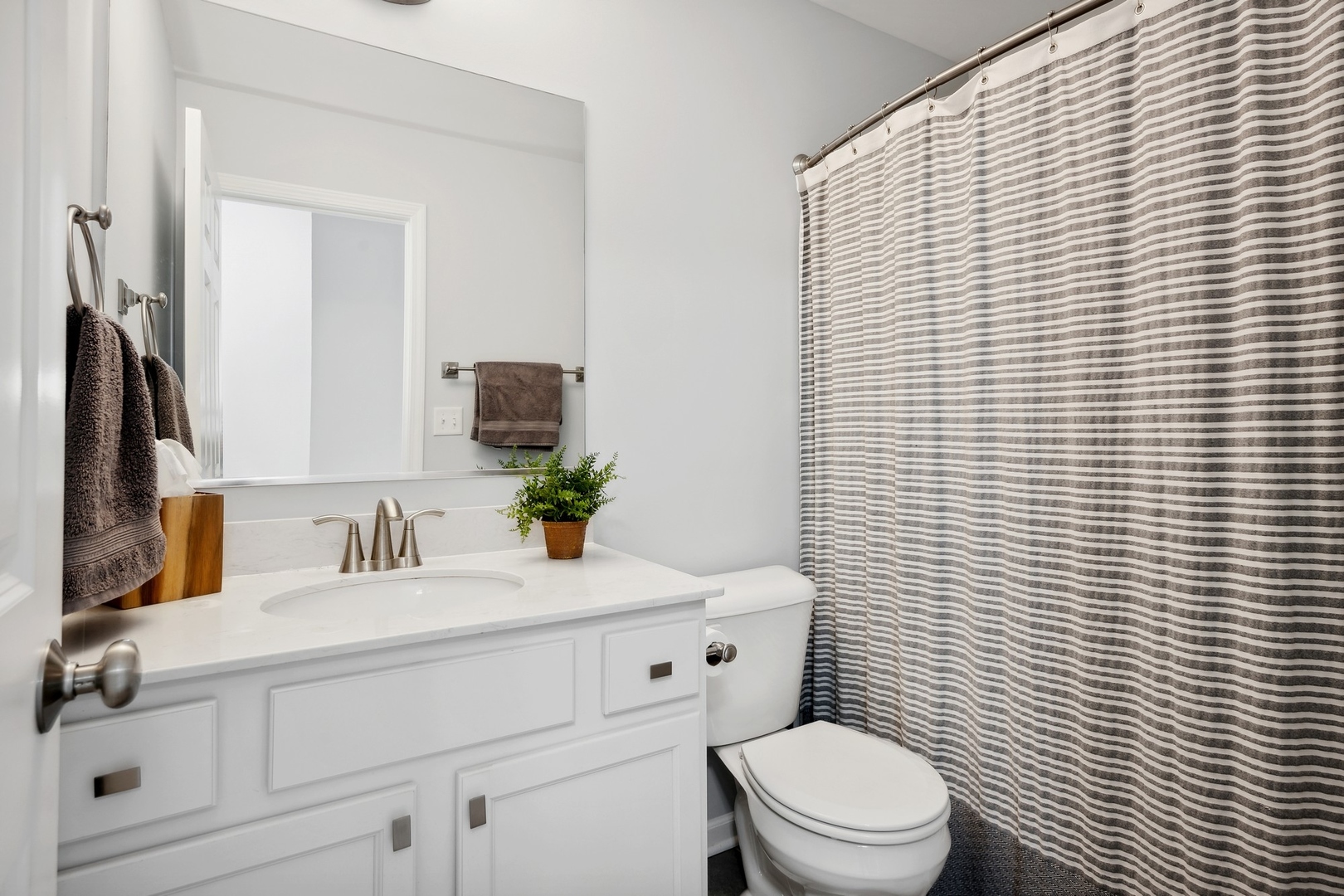 1433 N Charles Avenue