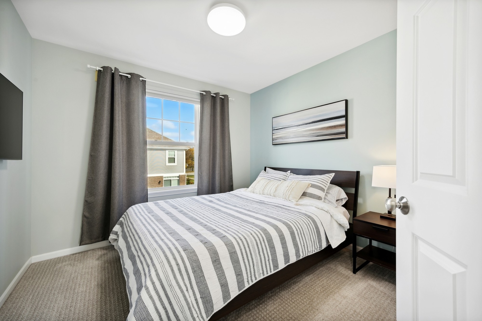 1433 N Charles Avenue