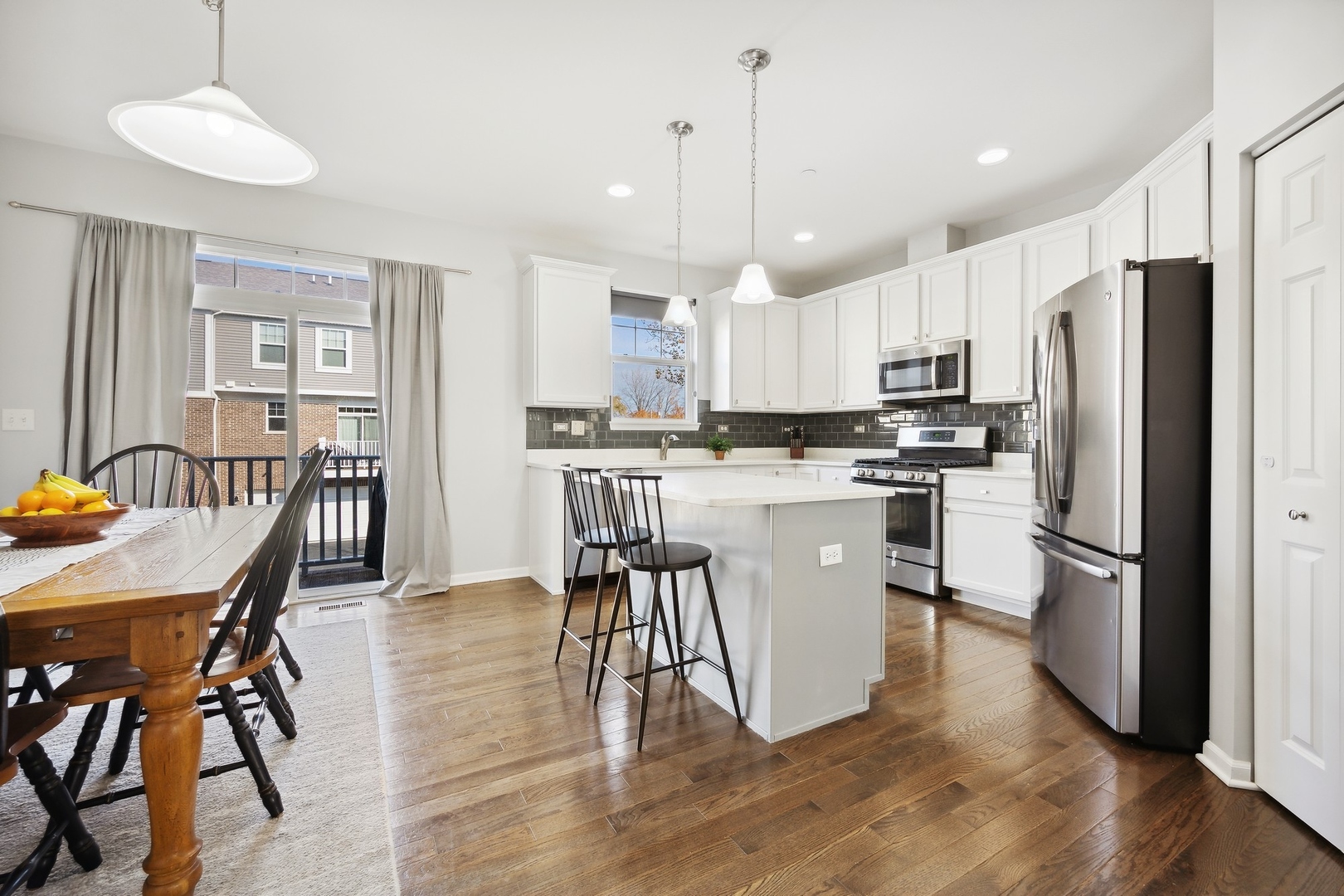 1433 N Charles Avenue