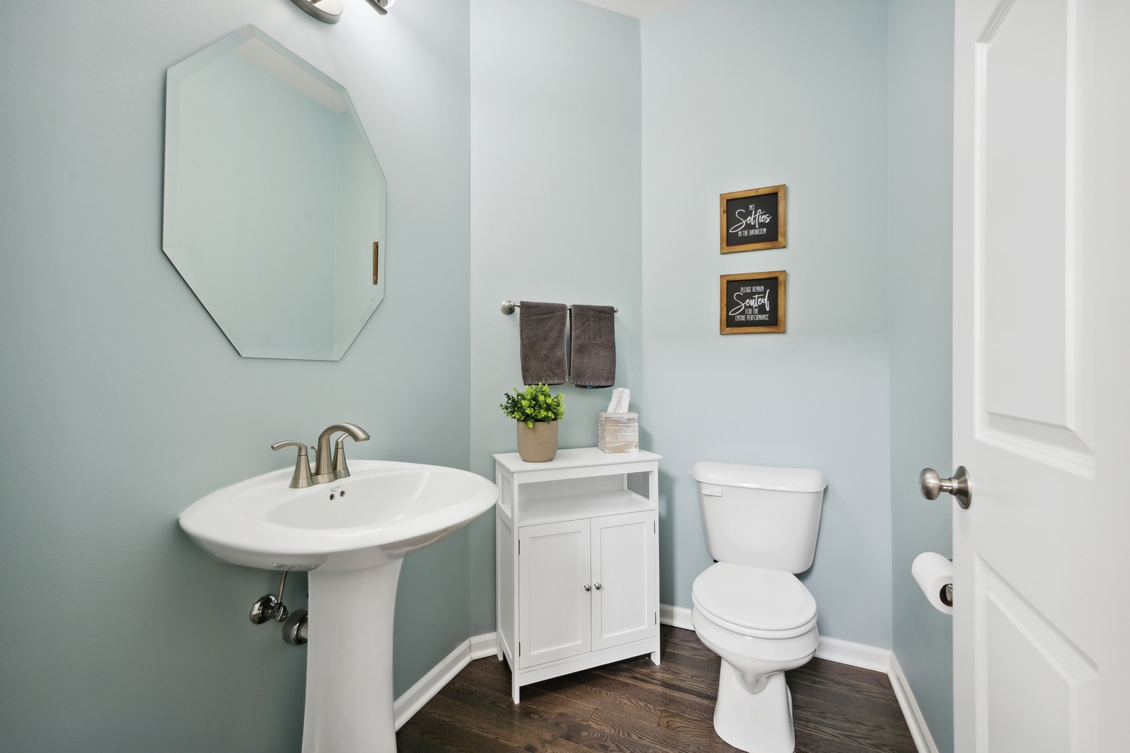 1433 N Charles Avenue