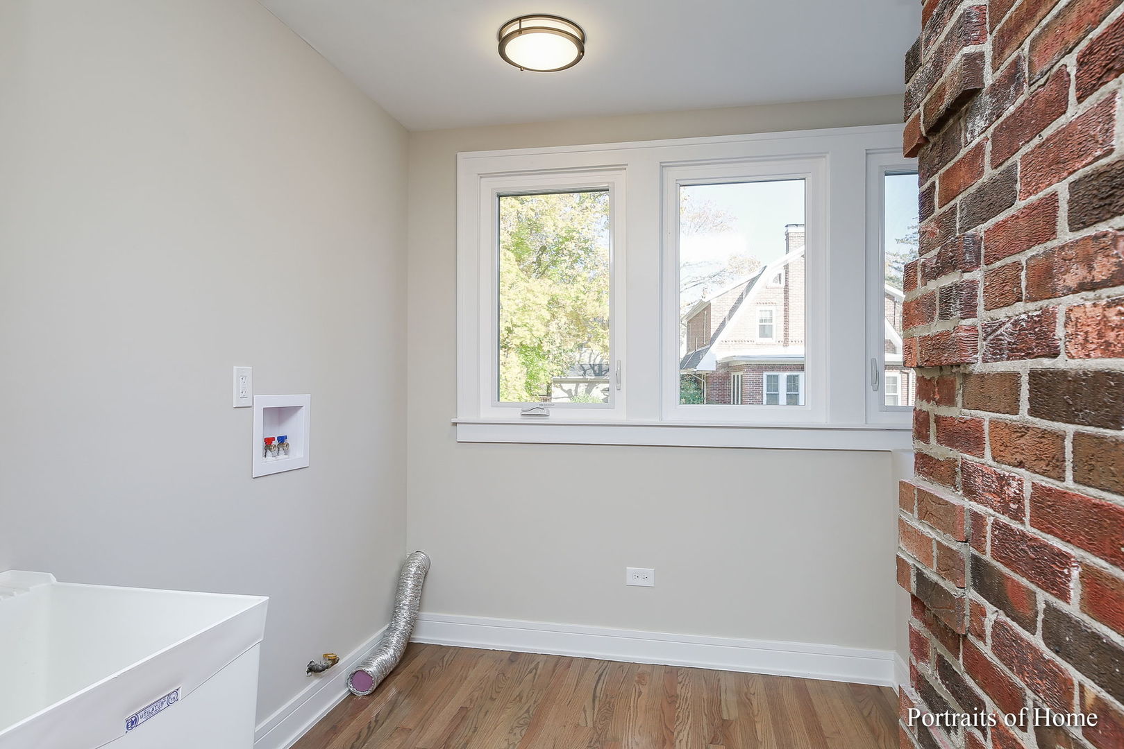 351 N Park Boulevard