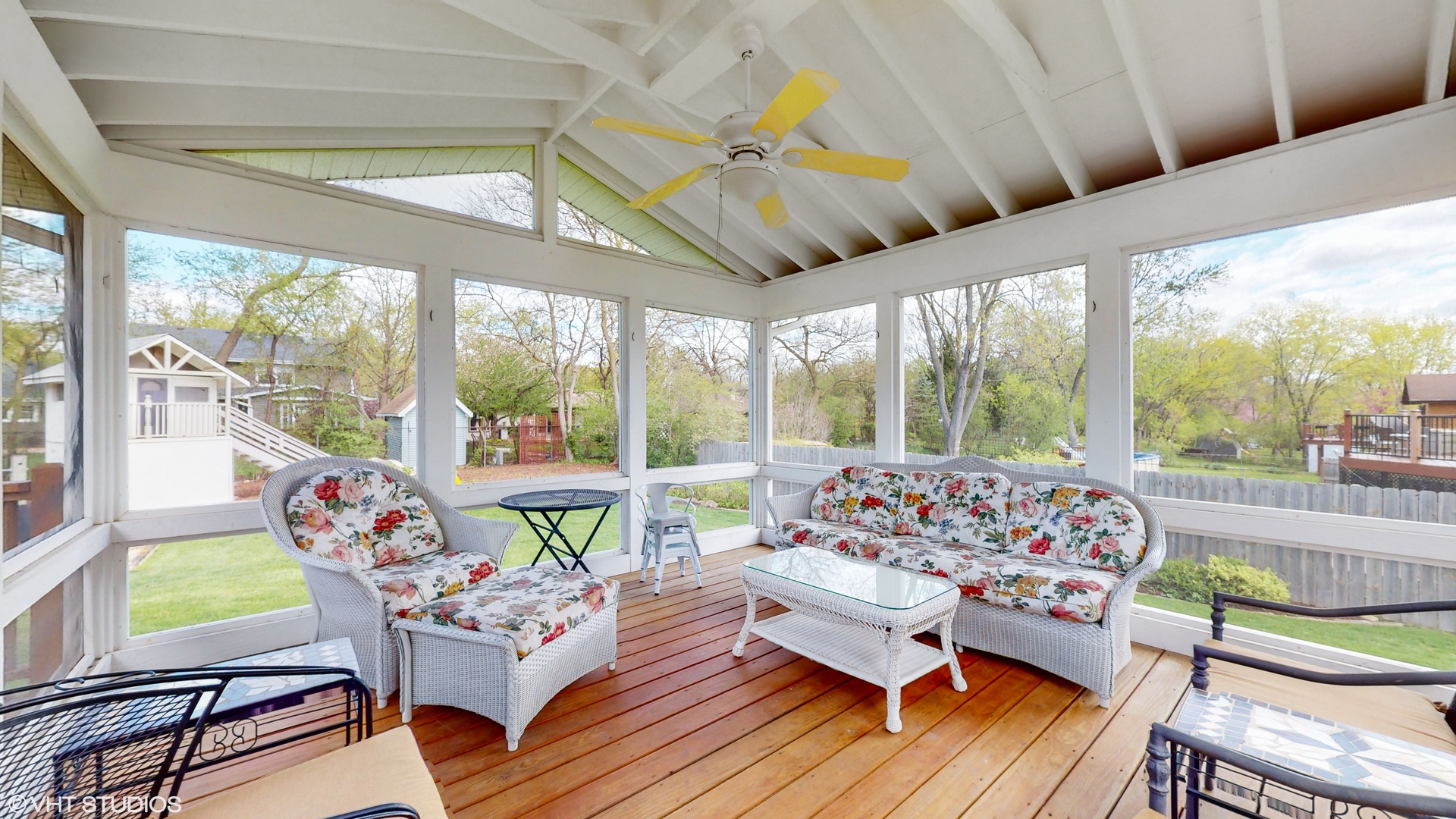 21W670 Buckingham Road W