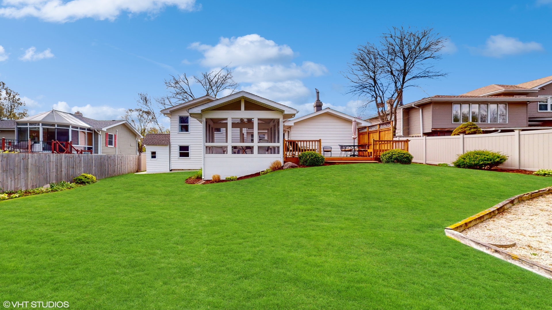 21W670 Buckingham Road W