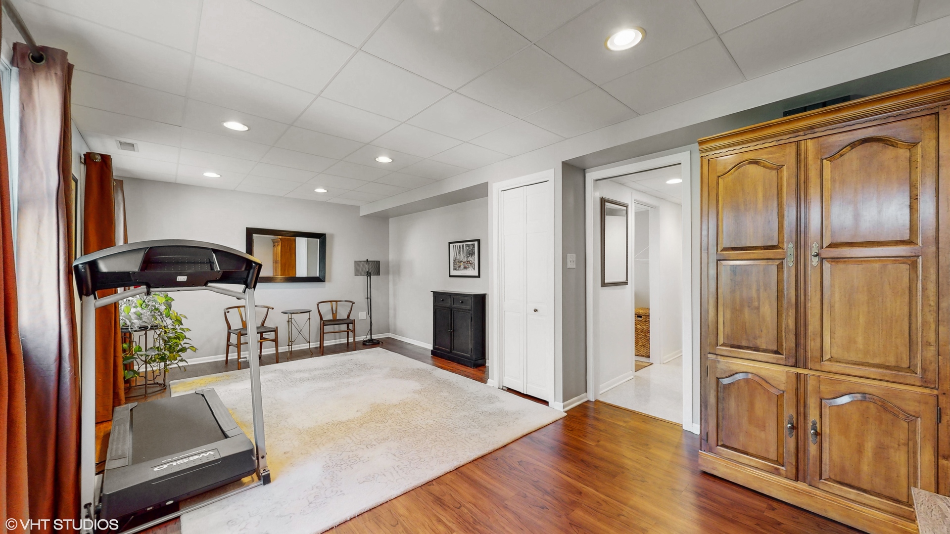 21W670 Buckingham Road W