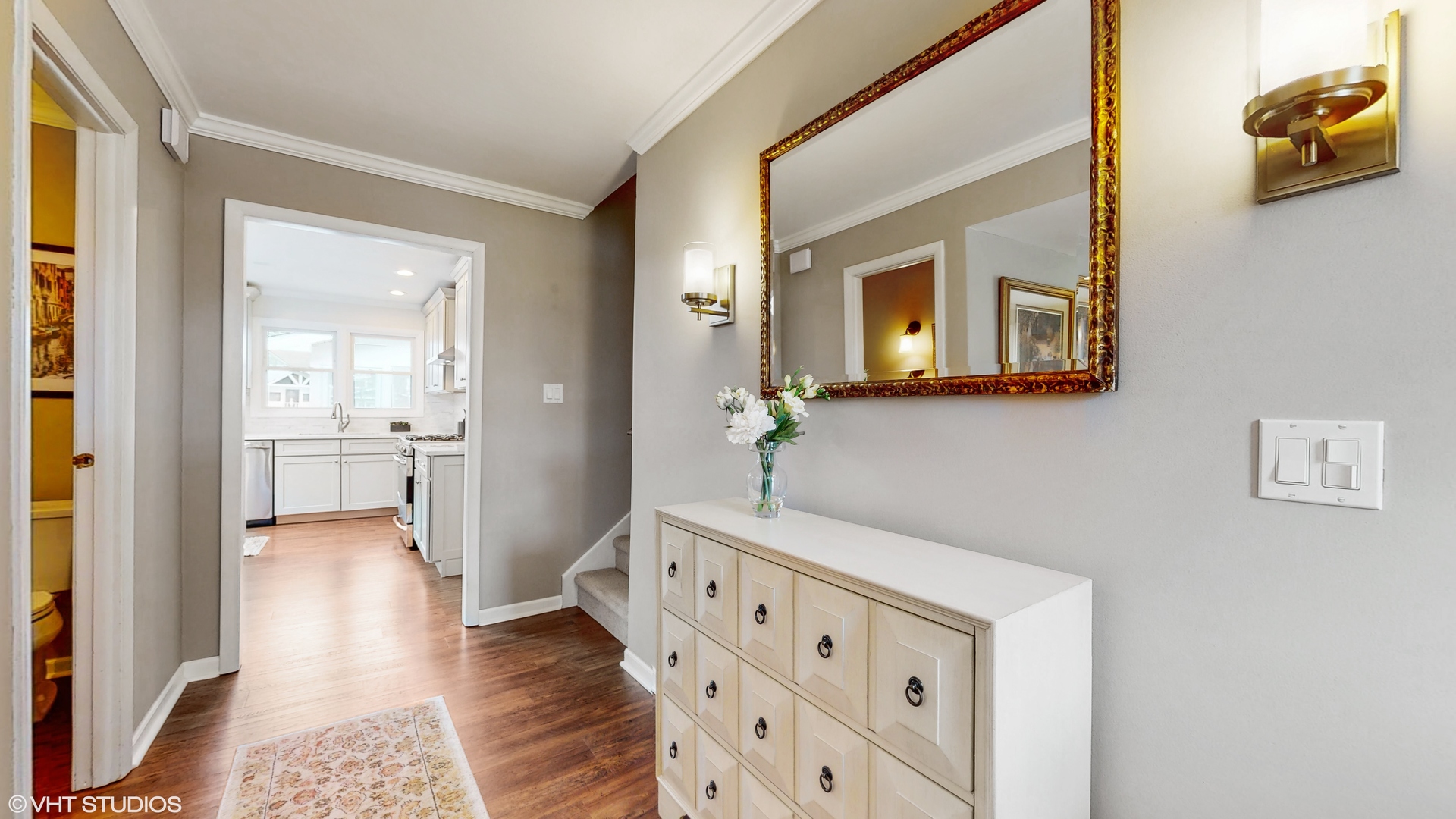 21W670 Buckingham Road W