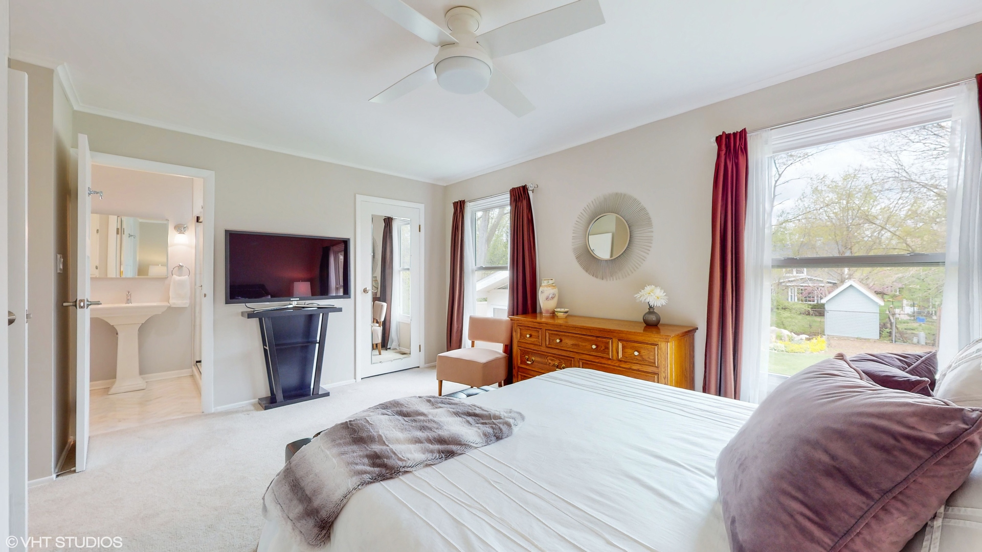 21W670 Buckingham Road W