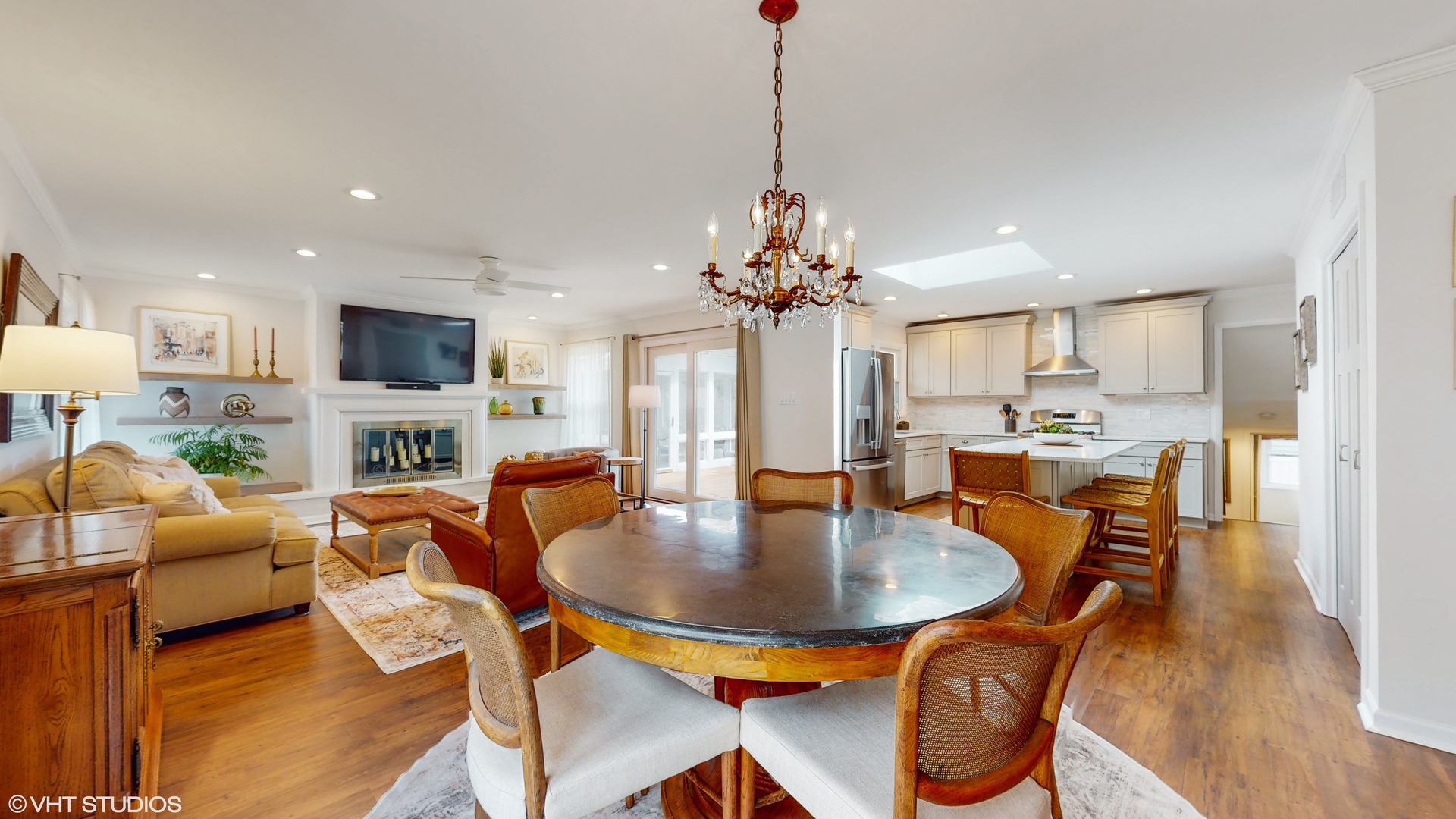 21W670 Buckingham Road W