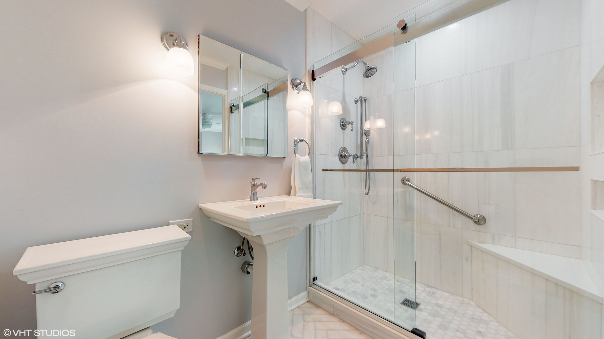 21W670 Buckingham Road W