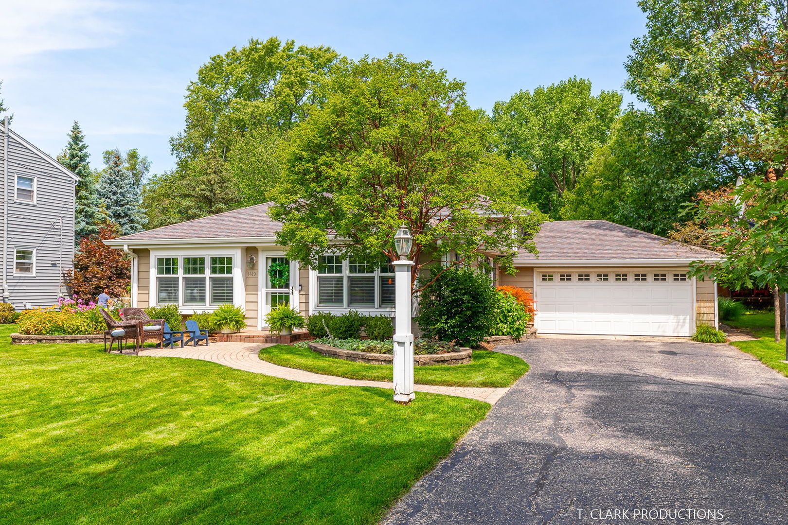 1419 E Forest Avenue