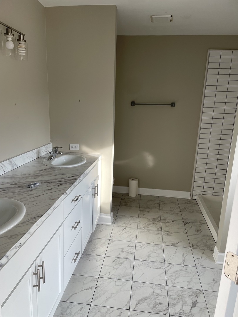 113 W Railroad Avenue Unit: 203