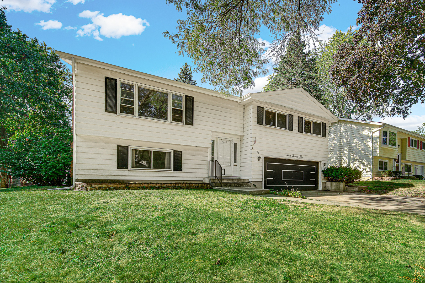 323 W Goebel Drive