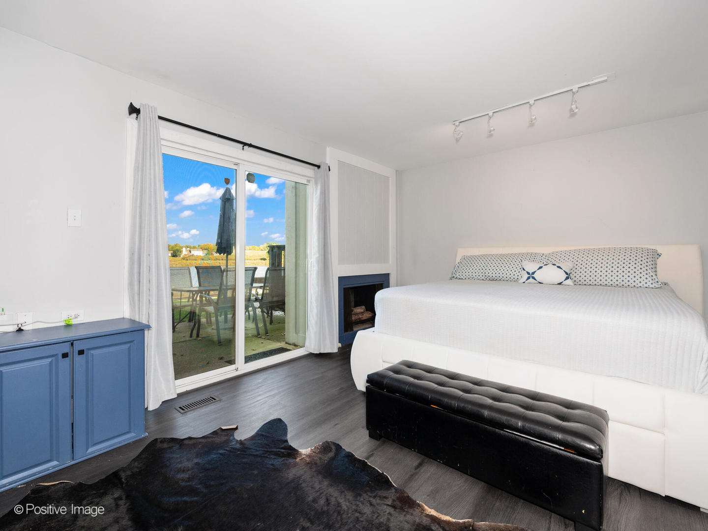 211 Lakeshore Lane Unit: 211