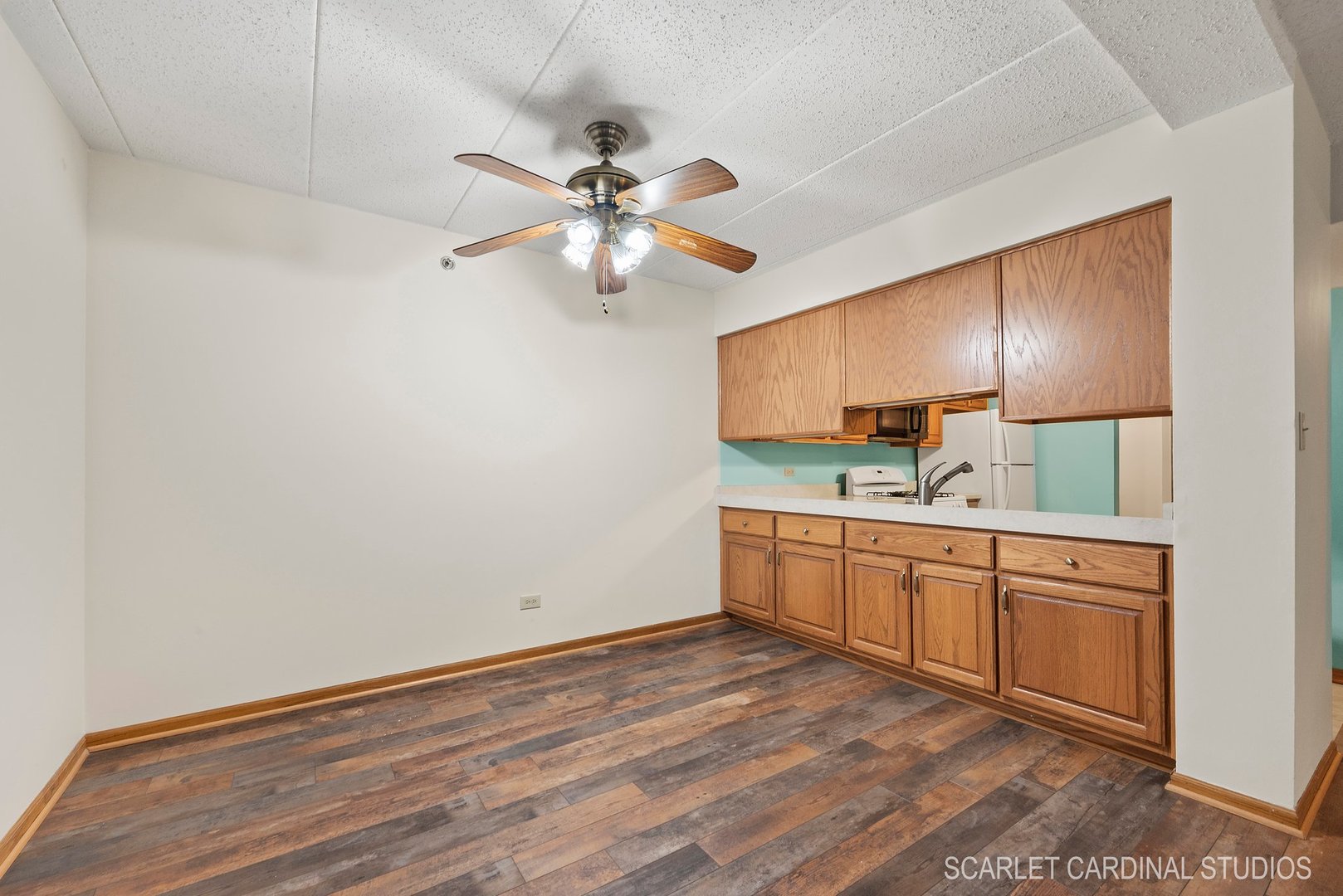 212 W Saint Charles Road Unit: 107