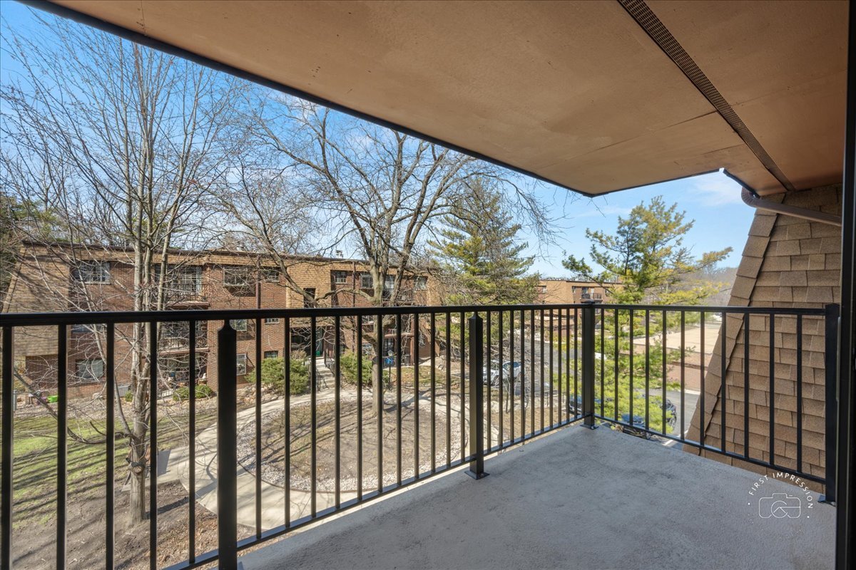 404 Melrose Avenue Unit: 303