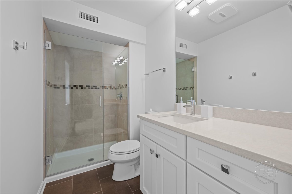 404 Melrose Avenue Unit: 303