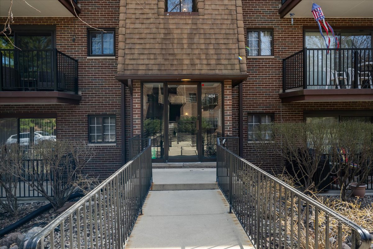 404 Melrose Avenue Unit: 303