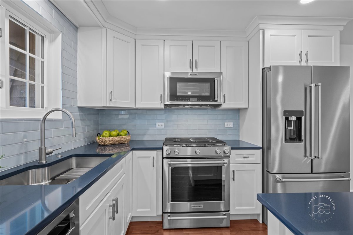 404 Melrose Avenue Unit: 303