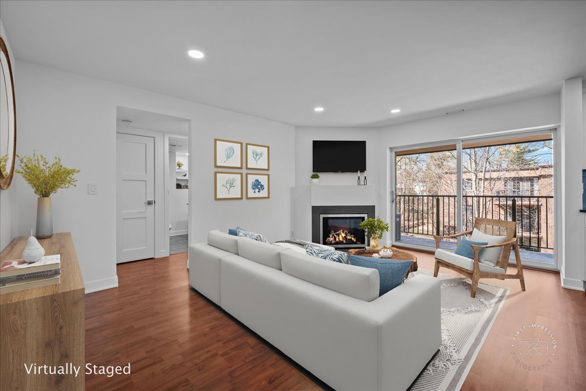 404 Melrose Avenue Unit: 303